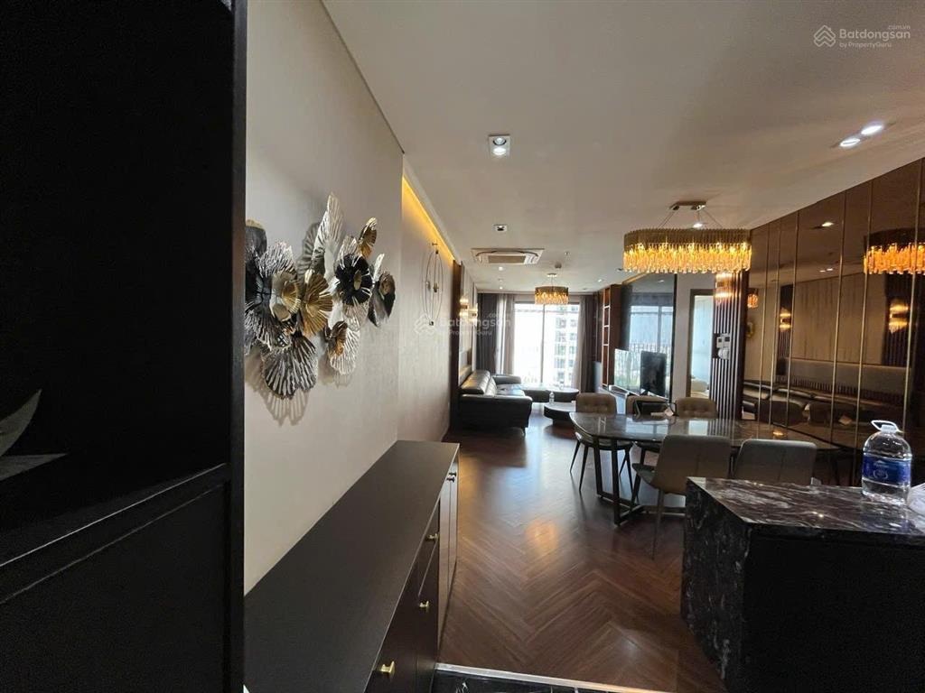 Cần cho thuê căn hộ hado centrosa 3pn 108m2 full nội thất như hình.