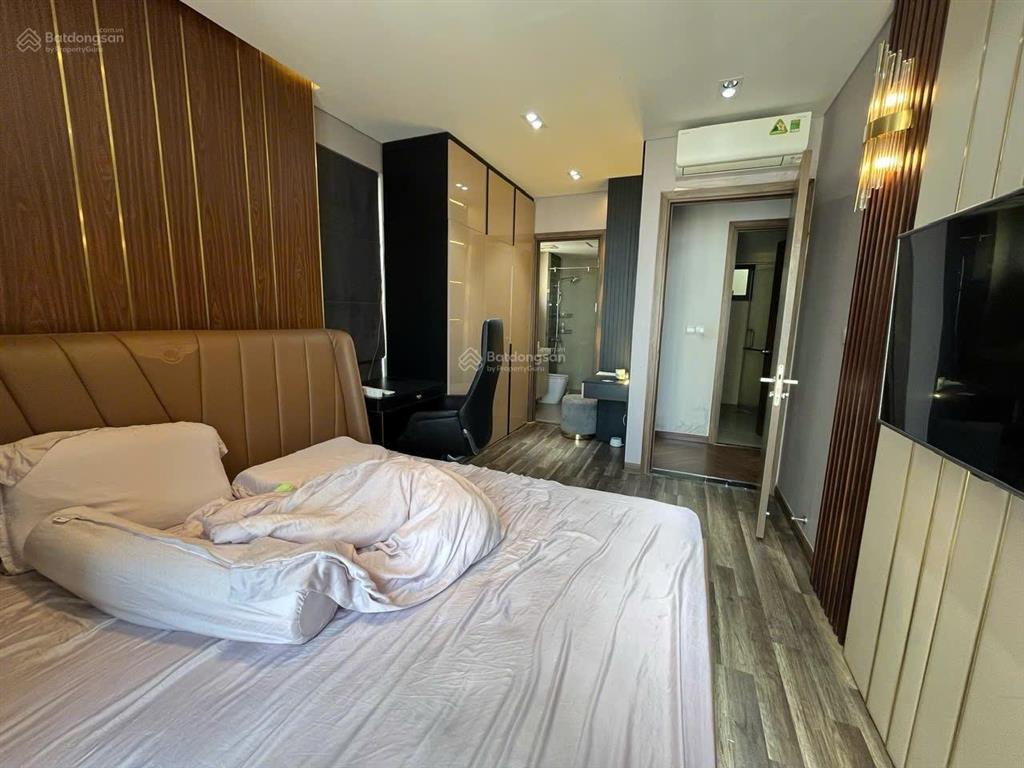 Cần cho thuê căn hộ hado centrosa 3pn 108m2 full nội thất như hình.