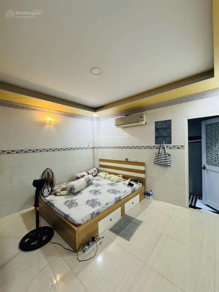 Nhà 47m2, 4 tầng, hẻm 4m thông đường ông ích khiêm, quận 11. phù hợp gia đình 68 người.