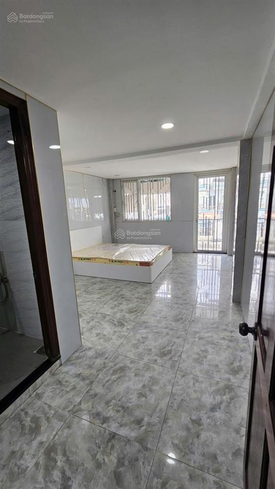 Mặt tiền đường tân khai, q11 38m2 (3.8x10m)  5 tầng, kinh doanh đỉnh  sổ vuông a4.
