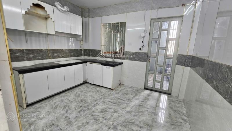 Mặt tiền đường tân khai, q11 38m2 (3.8x10m)  5 tầng, kinh doanh đỉnh  sổ vuông a4.