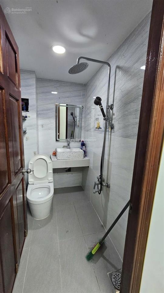 Mặt tiền đường tân khai, q11 38m2 (3.8x10m)  5 tầng, kinh doanh đỉnh  sổ vuông a4.