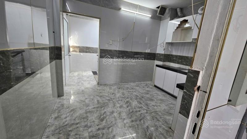 Mặt tiền đường tân khai, q11 38m2 (3.8x10m)  5 tầng, kinh doanh đỉnh  sổ vuông a4.