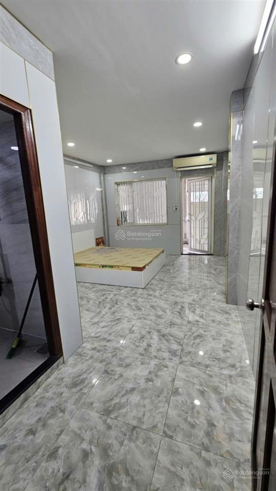 Mặt tiền đường tân khai, q11 38m2 (3.8x10m)  5 tầng, kinh doanh đỉnh  sổ vuông a4.