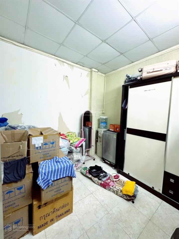 Lạc long quân, 62m2 3 tầng. hẻm 6m thông. 9,6 tỷ