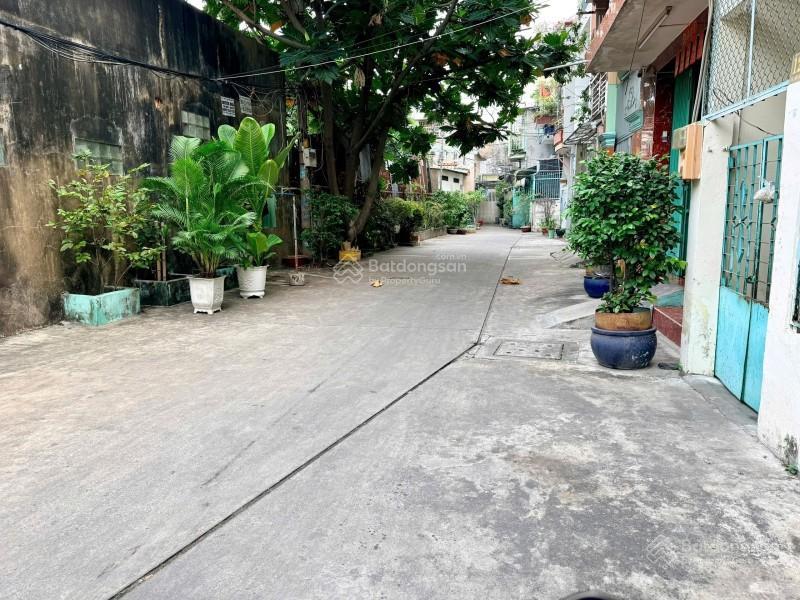 Lạc long quân, 105m2 2 tầng, diện tích 10*10m. hẻm 5m. 9,1 tỷ. sổ hồng 2025