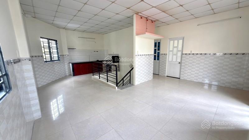 Lạc long quân, 105m2 2 tầng, diện tích 10*10m. hẻm 5m. 9,1 tỷ. sổ hồng 2025