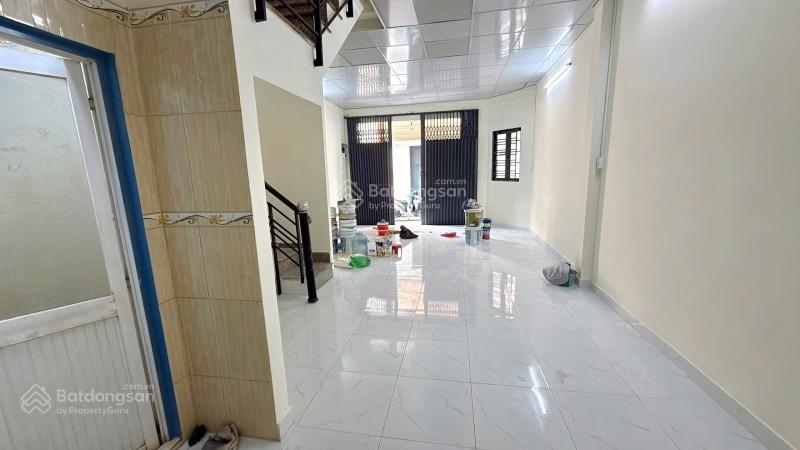 Lạc long quân, 105m2 2 tầng, diện tích 10*10m. hẻm 5m. 9,1 tỷ. sổ hồng 2025