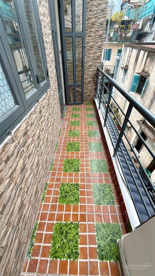 Lạc long quân, 105m2 2 tầng, diện tích 10*10m. hẻm 5m. 9,1 tỷ. sổ hồng 2025