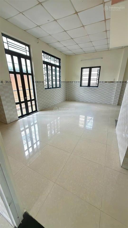 Lạc long quân, 105m2 2 tầng, diện tích 10*10m. hẻm 5m. 9,1 tỷ. sổ hồng 2025