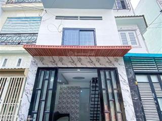 ~3 tỷ  quận 11, đường đội cung. nhà 3 tầng ở ngay, diện tích 3x6. hẻm ô tô thông.