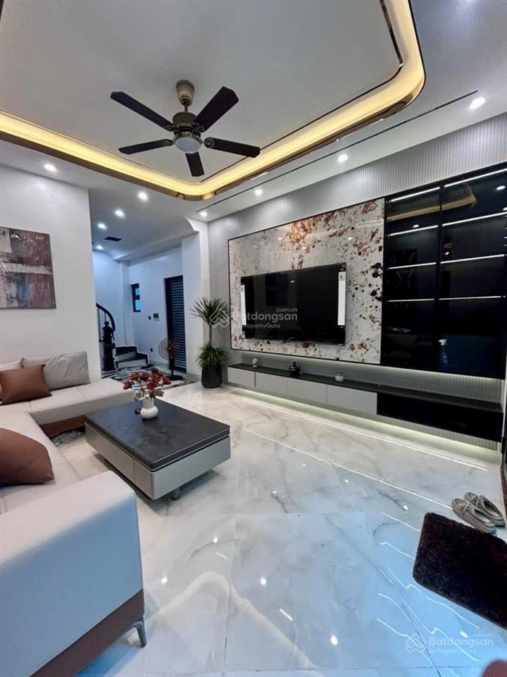 Ô tô vào nhà  mặt tiền đẹp  7 tầng thang máy  cđt uy tín  sát phố