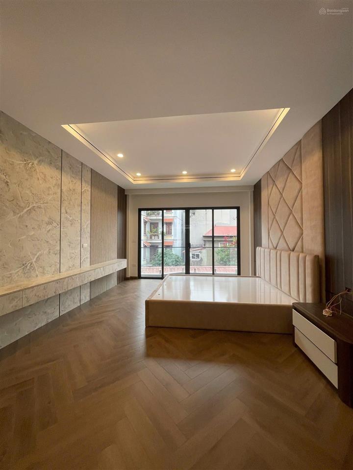 Bán nhà ngọc thuy, 35m, 7choox đỗ cửa,mới tinh,nội thất sang sịn,9xty