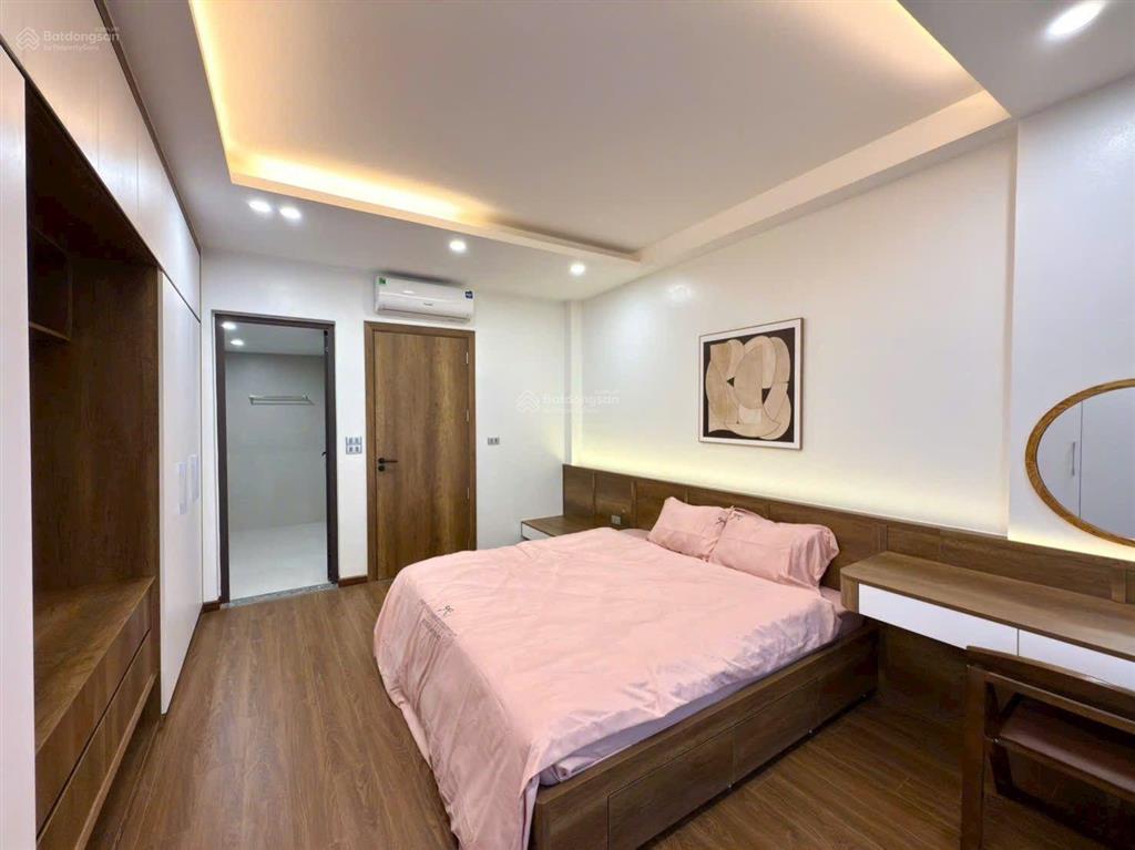 Bán nhà ngọc thuy, 35m, 7choox đỗ cửa,mới tinh,nội thất sang sịn,9xty