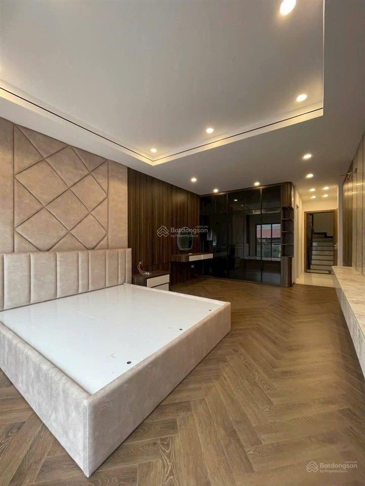 Bán nhà sài đồng,55m ,thang máy,gara ô tô,kinh doanh đa dạng,mới tinh