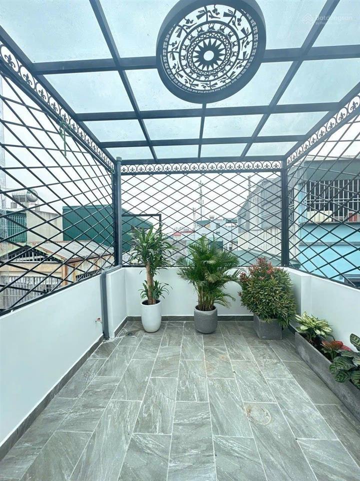 Bán nhà ngọc thuy, mới tinh,gần mipec long biên, gần ô tô tránh dừng đỗ,chỉ 7.2ty