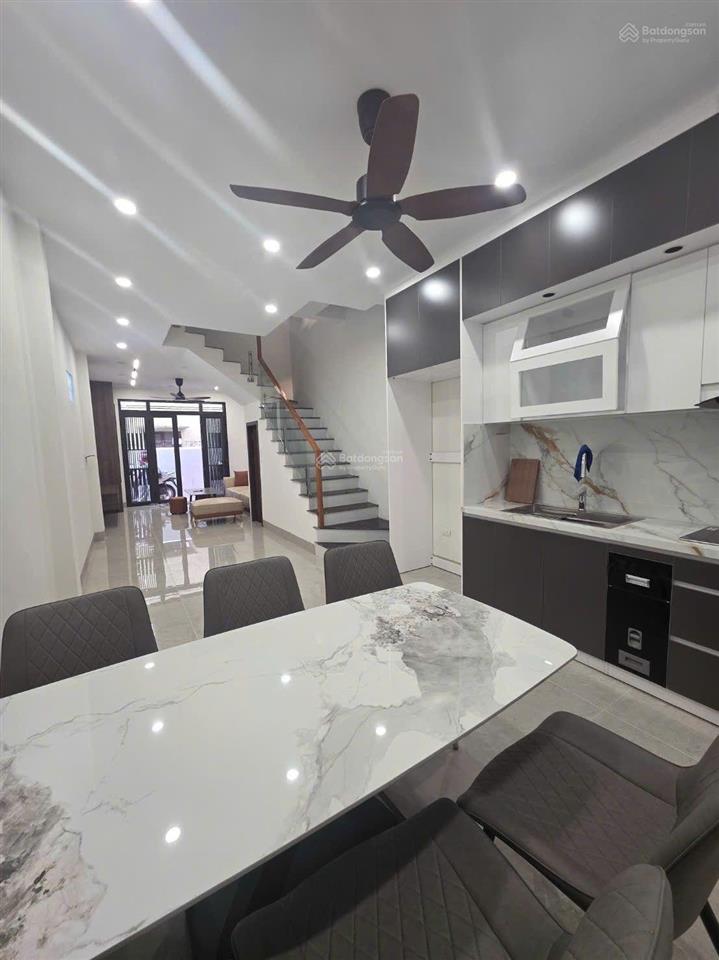 Nhà đẹp đón tết,55m4 ngủ,nôi thất sang sịn,20m ra mặt hồ ô tô tránh,8xty