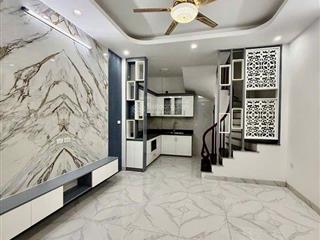 Bán nhà gia quất, 42m , 3 ngủ,mới tinh ,ô tô đỗ cổng,gần đường 13.5m, 8xty