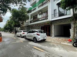 Tái định cư ngọc thụy, 60m , vỉa hè, thang máy, đường 12m, kinh doanh đa dạng, nội thất sang sịn,