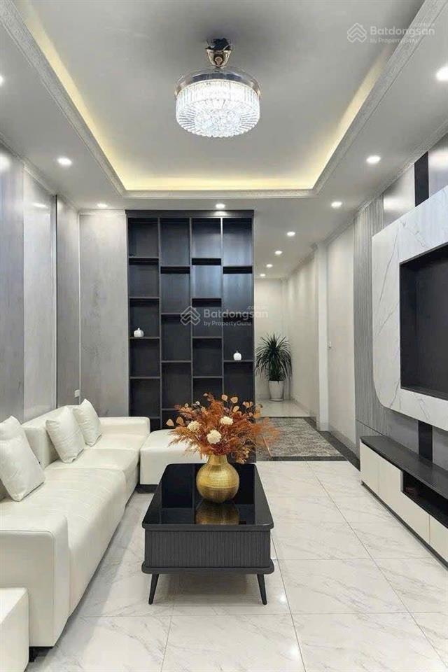 Bán nhà ngọc lâm, thang máy , 60m, 5 ngủ ,phun nội thất, sát hồng tiến, 13xty