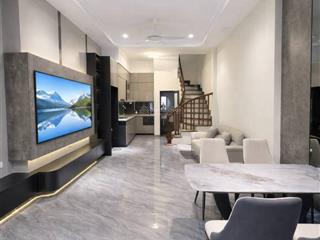 Bán nhà ngọc lâm ,45m ,3 ngủ , phun nội thất, mới tinh,gần cầu chương dương,9xty