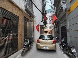 Bán nhà dân xây đức giang, 35m , 3 ngủ , ô tô đỗ cửa, phun nội thất, 7xty