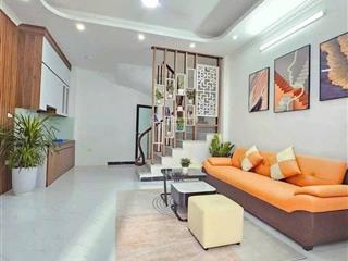 Bán nhà đức giang ,35m 3 ngủ, ô tô đỗ cửa, mới tinh , phun nội thất, 7 x tỷ