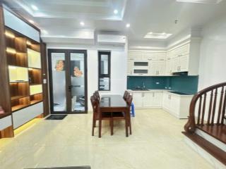 Bán nhà nguyễn sơn ,35m , 3 ngủ, phun nội thất, gần ô tô , 8xty
