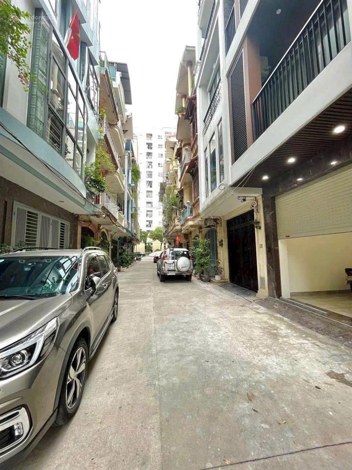 Bán nhà ngọc thụy, 47m , thang máy, ga ra ô tô, phun nội thất, ô tô tránh, hai thoáng , 13 xty