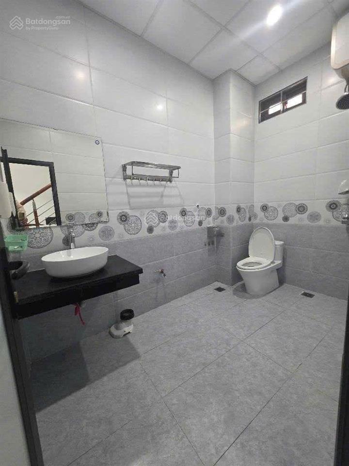 E cần bán 5 tầng nhà đức giang, 35m, 3 ngủ, ô tô đỗ cửa, phun nội thất, 7xty