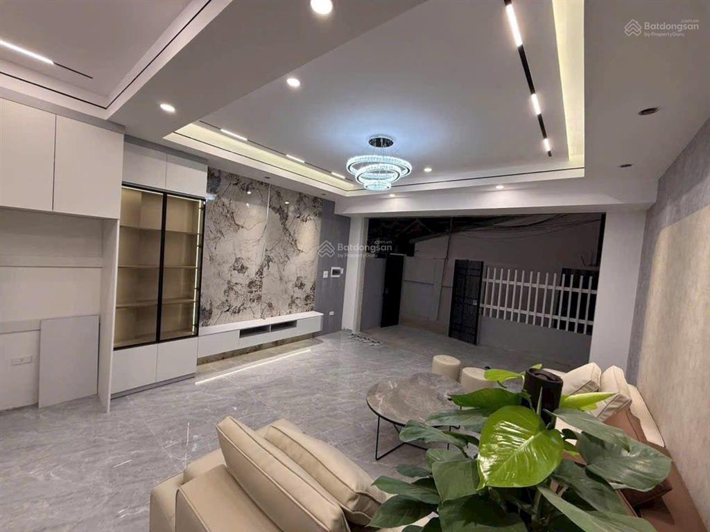 Bán nhà ngọc thụy, thang máy, phun nội thất, 66m , 4 ngủ, mới tinh, 12xty