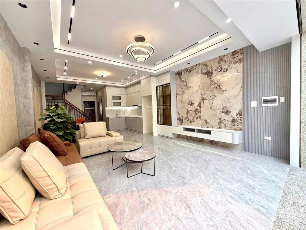 Bán nhà ngọc thụy, thang máy, phun nội thất, 66m , 4 ngủ, mới tinh, 12xty