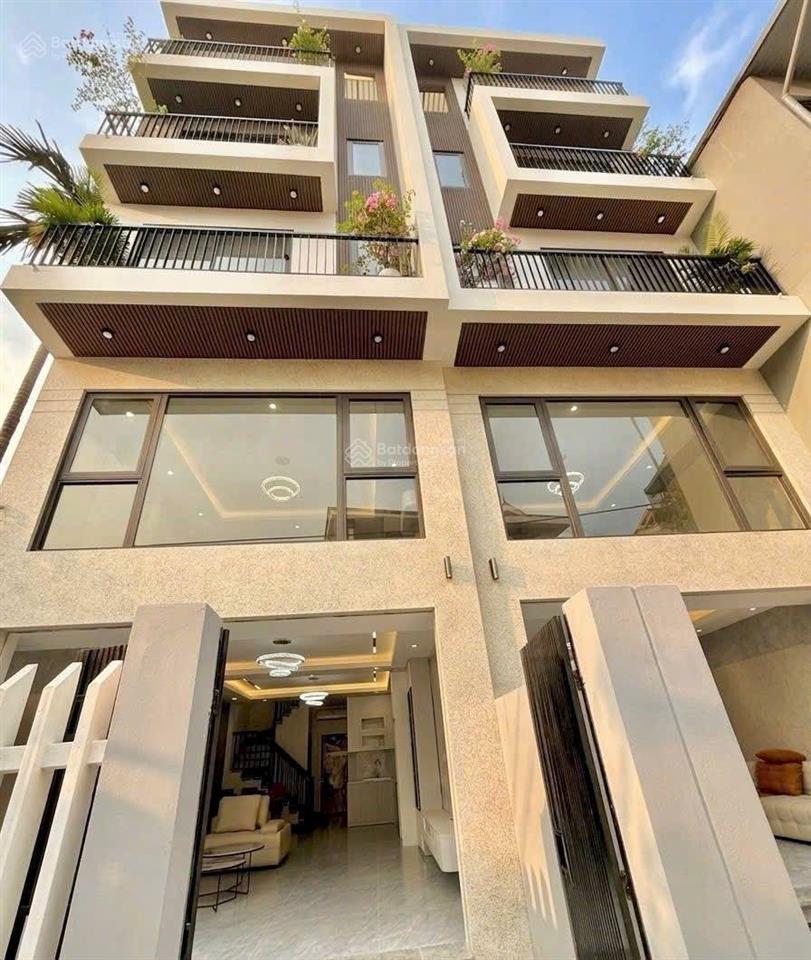 Bán nhà ngọc thụy, thang máy, phun nội thất, 66m , 4 ngủ, mới tinh, 12xty