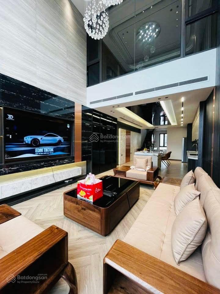 Bán nhà sài đồng, 55m , thang máy, ga ra ô tô, phun nội thất, lô góc, ô tô thông , 16xty