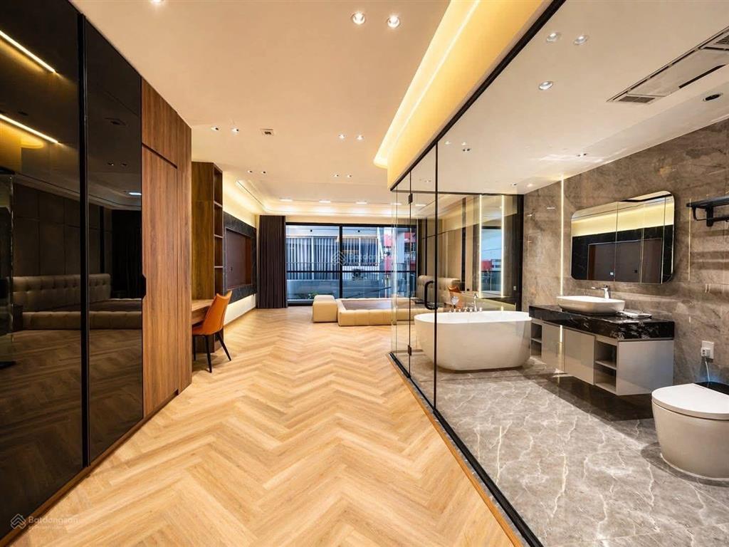 Siêu phẩm sài đồng, 55mmt 4.5m, thang máy, ô tô tránh, lô góc, hai thoáng, 15.5ty