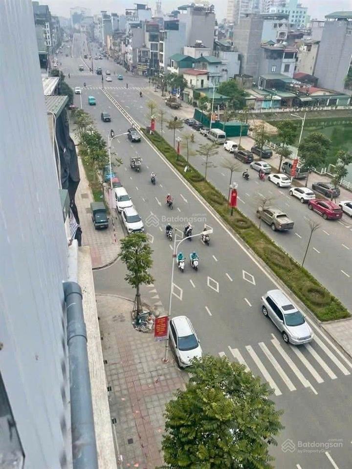 Bán nhà nguyễn văn cừ, 80m , thang máy, gara 2 ô tô, nội thất sang sịn, gần cầu chương dương, 26xty
