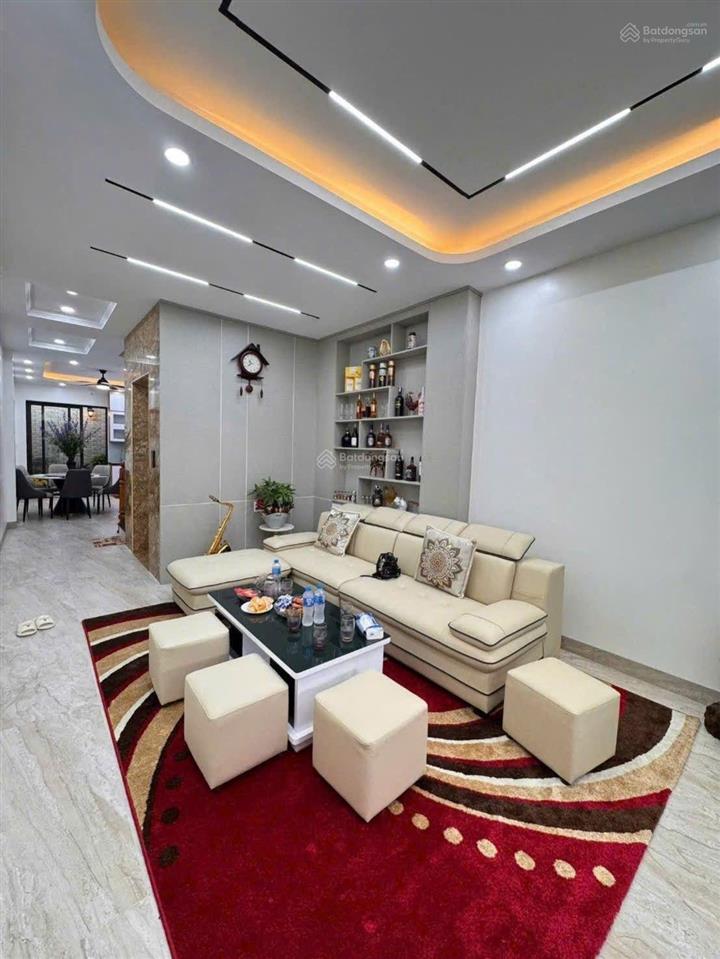 Bán nhà nguyễn sơn, 60m , 5 ngủ, thang máy, phun nội thất, 15m ra ô tô tránh, 13xty