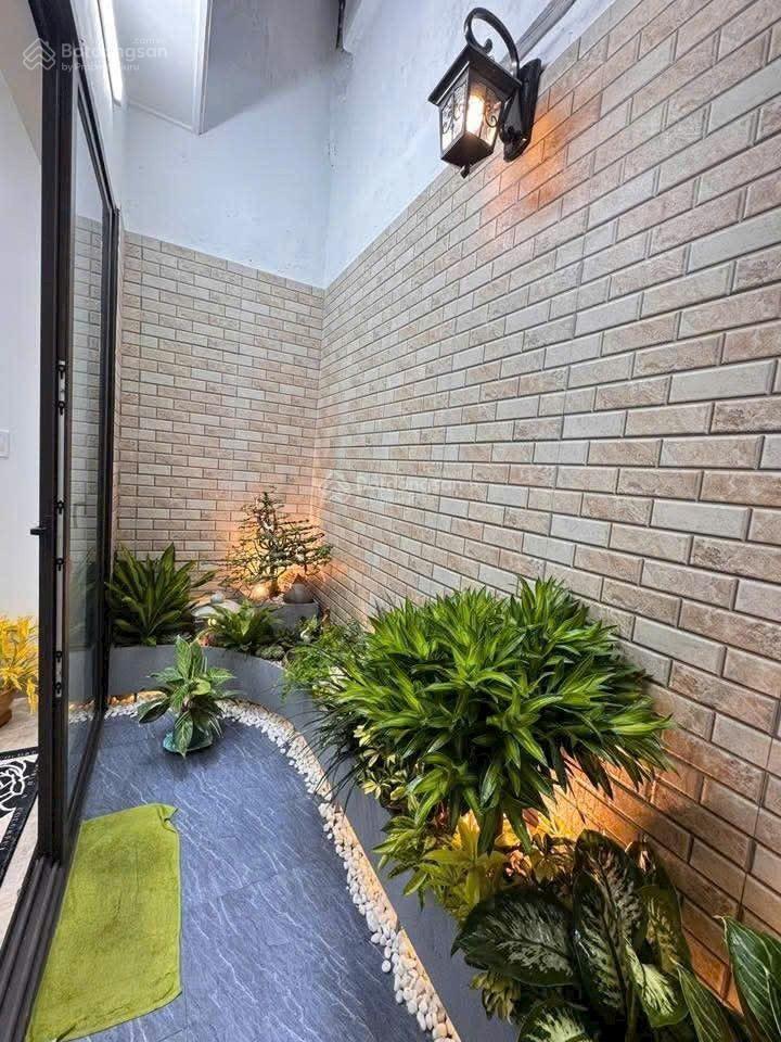 Bán nhà nguyễn sơn, 60m , 5 ngủ, thang máy, phun nội thất, 15m ra ô tô tránh, 13xty