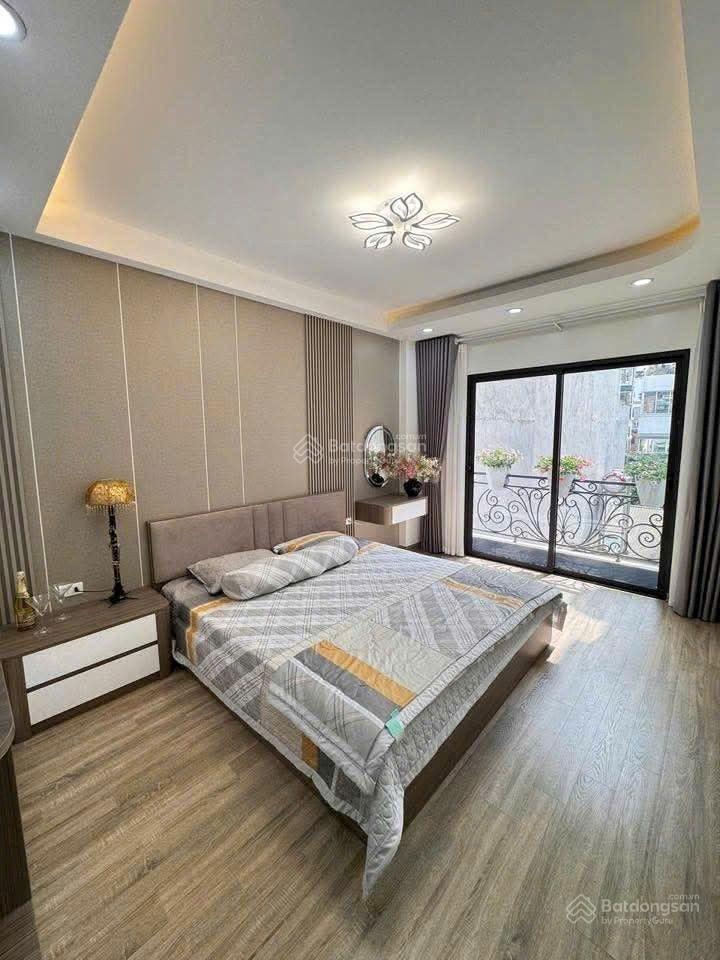 Bán nhà nguyễn sơn, 60m , 5 ngủ, thang máy, phun nội thất, 15m ra ô tô tránh, 13xty