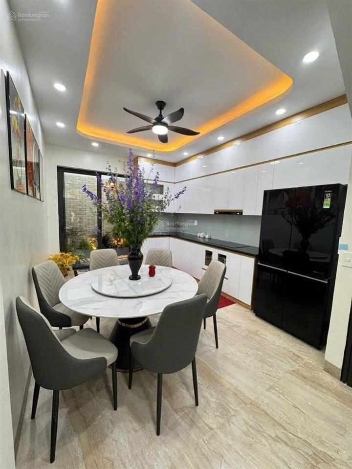 Bán nhà nguyễn sơn, 60m , 5 ngủ, thang máy, phun nội thất, 15m ra ô tô tránh, 13xty