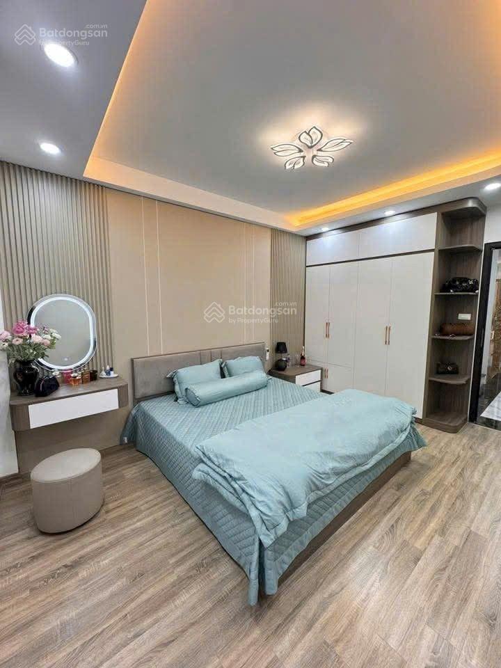 Bán nhà nguyễn sơn, 60m , 5 ngủ, thang máy, phun nội thất, 15m ra ô tô tránh, 13xty