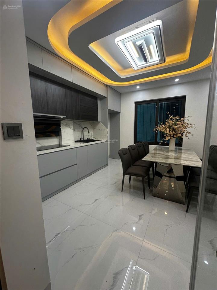 Bán nhà nguyễn sơn, 78m ,thang máy, ga ra ô tô , mới tinh, 20xty
