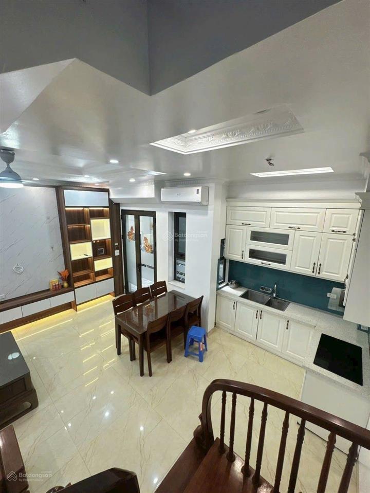 Bán nhà nguyễn sơn, 35m ,3 ngủ, phun nội thất, 8xty
