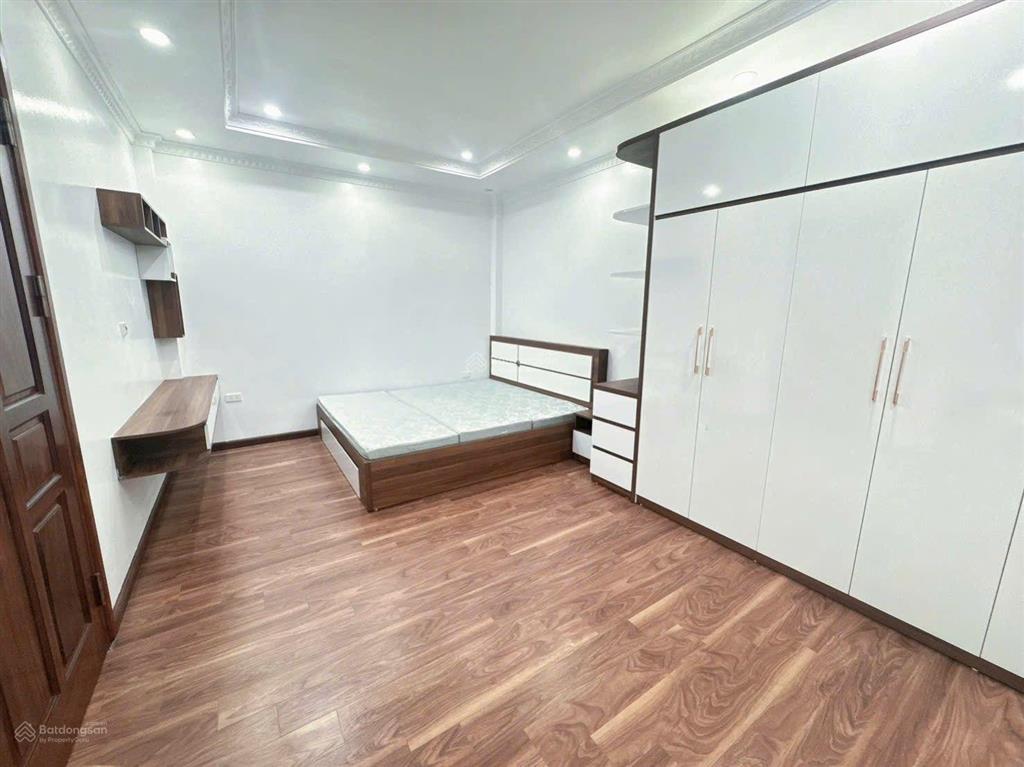 Bán nhà nguyễn sơn, 35m ,3 ngủ, phun nội thất, 8xty