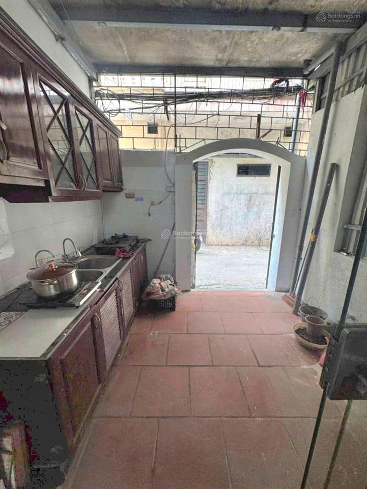 Bán nhà 2 tầng phố đức giang, 32m, ô tô thông, 5.5 tỷ