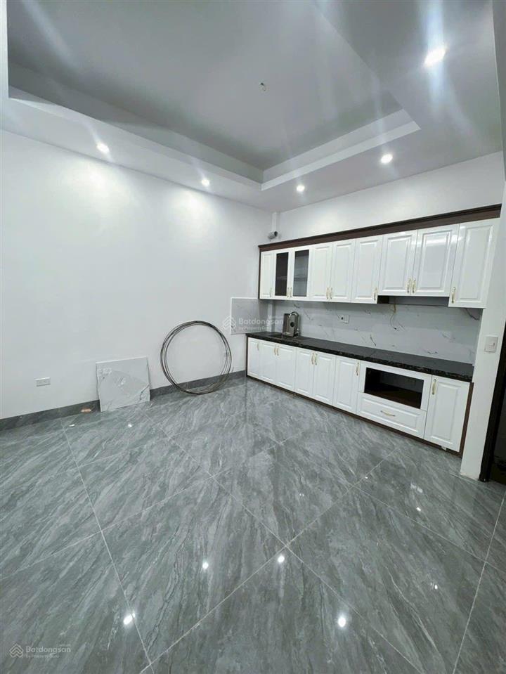 Nhà đức giang , 66mmt 5m, 5 ngủ, lô góc , 2 thoáng ,mới tinh, ô tô tránh đỗ cổng, 9.5 tỷ