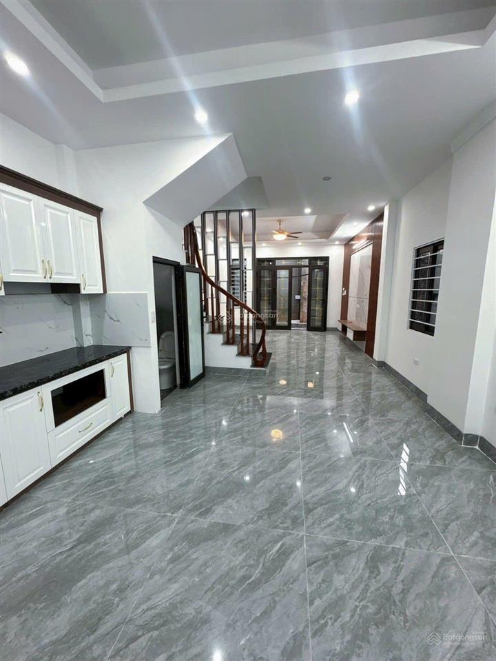 Nhà đức giang , 66mmt 5m, 5 ngủ, lô góc , 2 thoáng ,mới tinh, ô tô tránh đỗ cổng, 9.5 tỷ