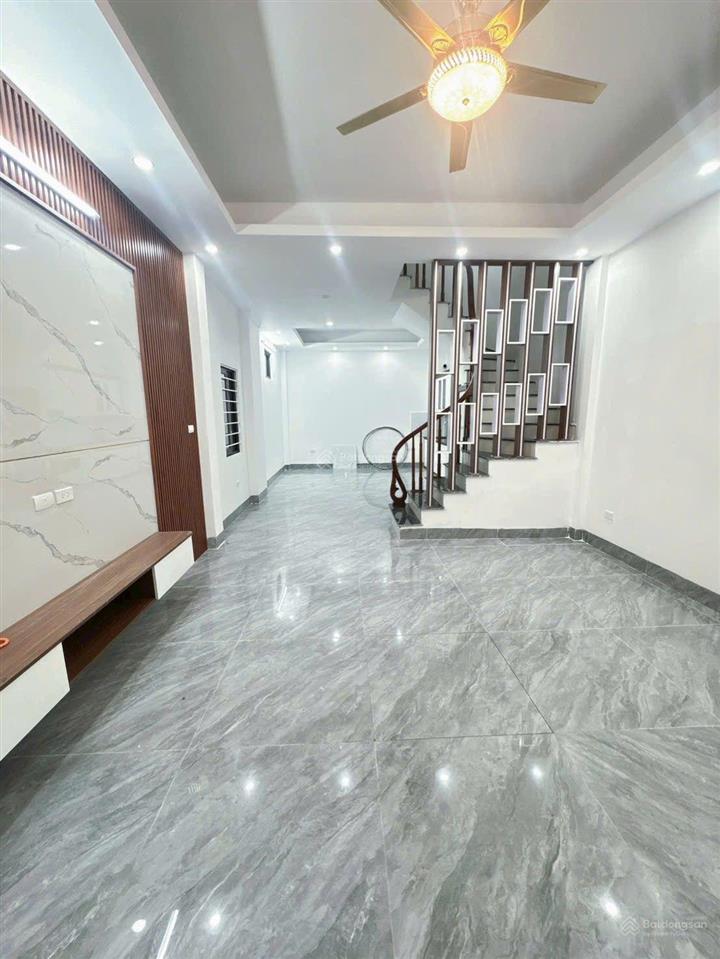 Nhà đức giang , 66mmt 5m, 5 ngủ, lô góc , 2 thoáng ,mới tinh, ô tô tránh đỗ cổng, 9.5 tỷ