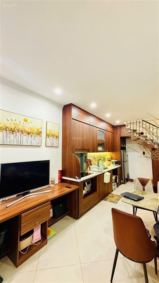 Bán nhà ngọc thụy, 40m, 5 ngủ, ga ra ô tô , phun nội thất,12 xty
