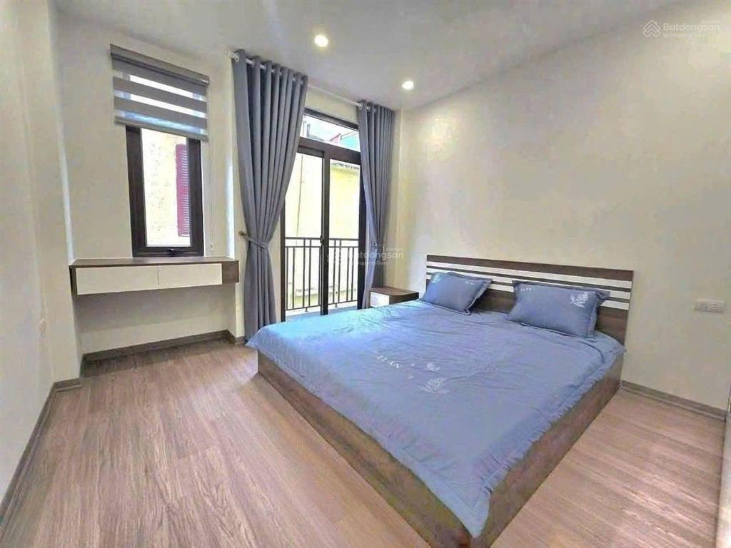 Bán nhà sài đồng, 55m , 4 ngủ, phun nội thất, 15m ra mặt hồ mát mẻ, 8.2 tỷ